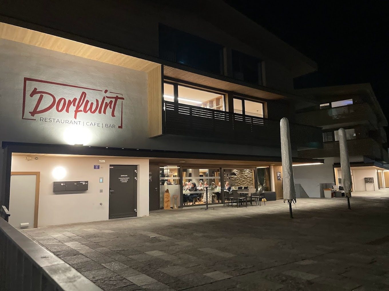 Dorfwirt Wiesing am Abend